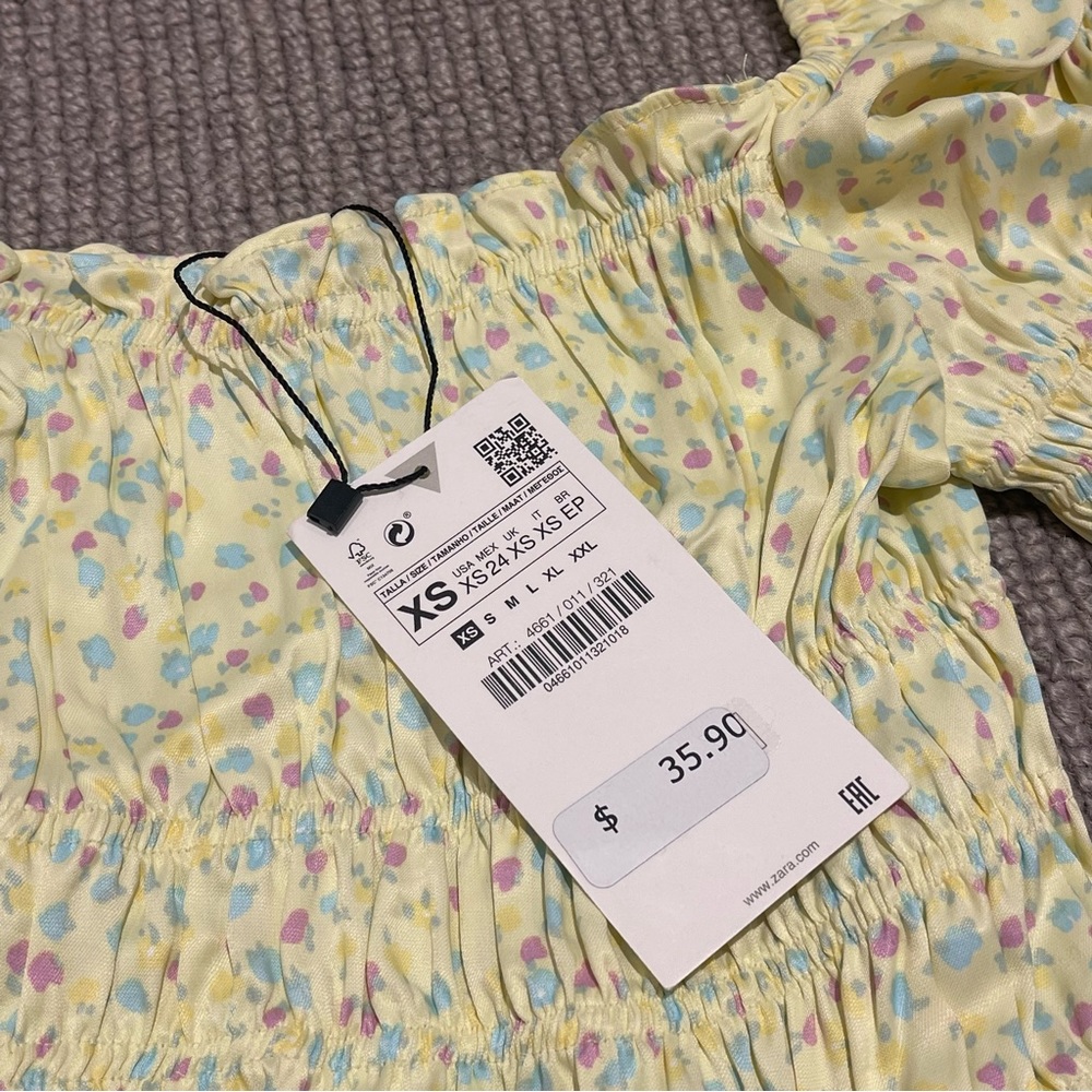 Zara Satin Effect Printed Top in Pastel Yellow (XS) - Picture 4 of 9